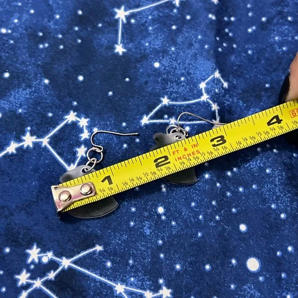 Handmade Animal Crossing New Horizons Leaf Earrings - Picture 4 of 4